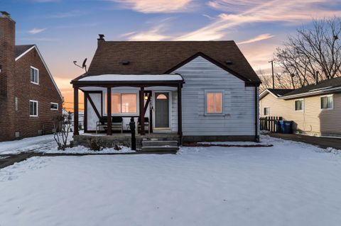 23307 Willard Avenue Warren City MI 48089