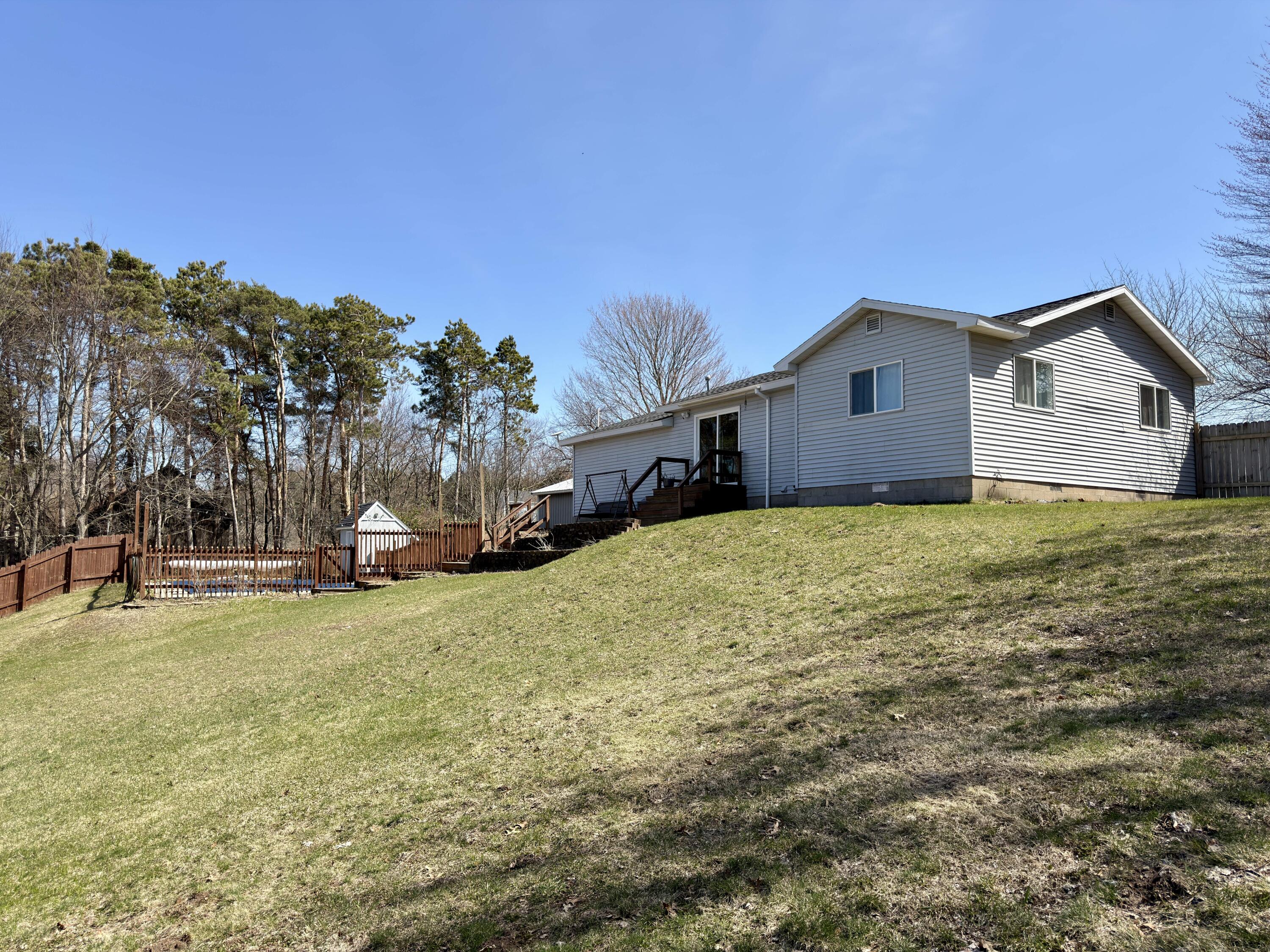 1422 E Chauvez Road