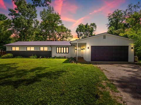 Photo of 11480 S Crestline Drive, Washington Township, MI 48095 (MLS # 81025037519)