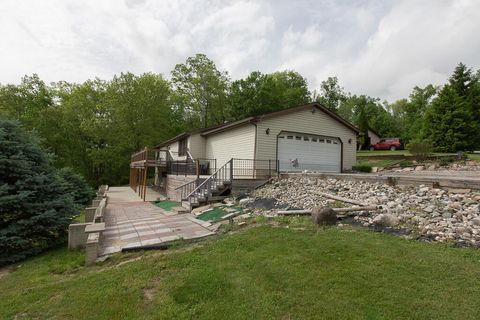 Photo of 14120 Tyson Trail, Amboy Township, MI 49232 (MLS # 62026023863)