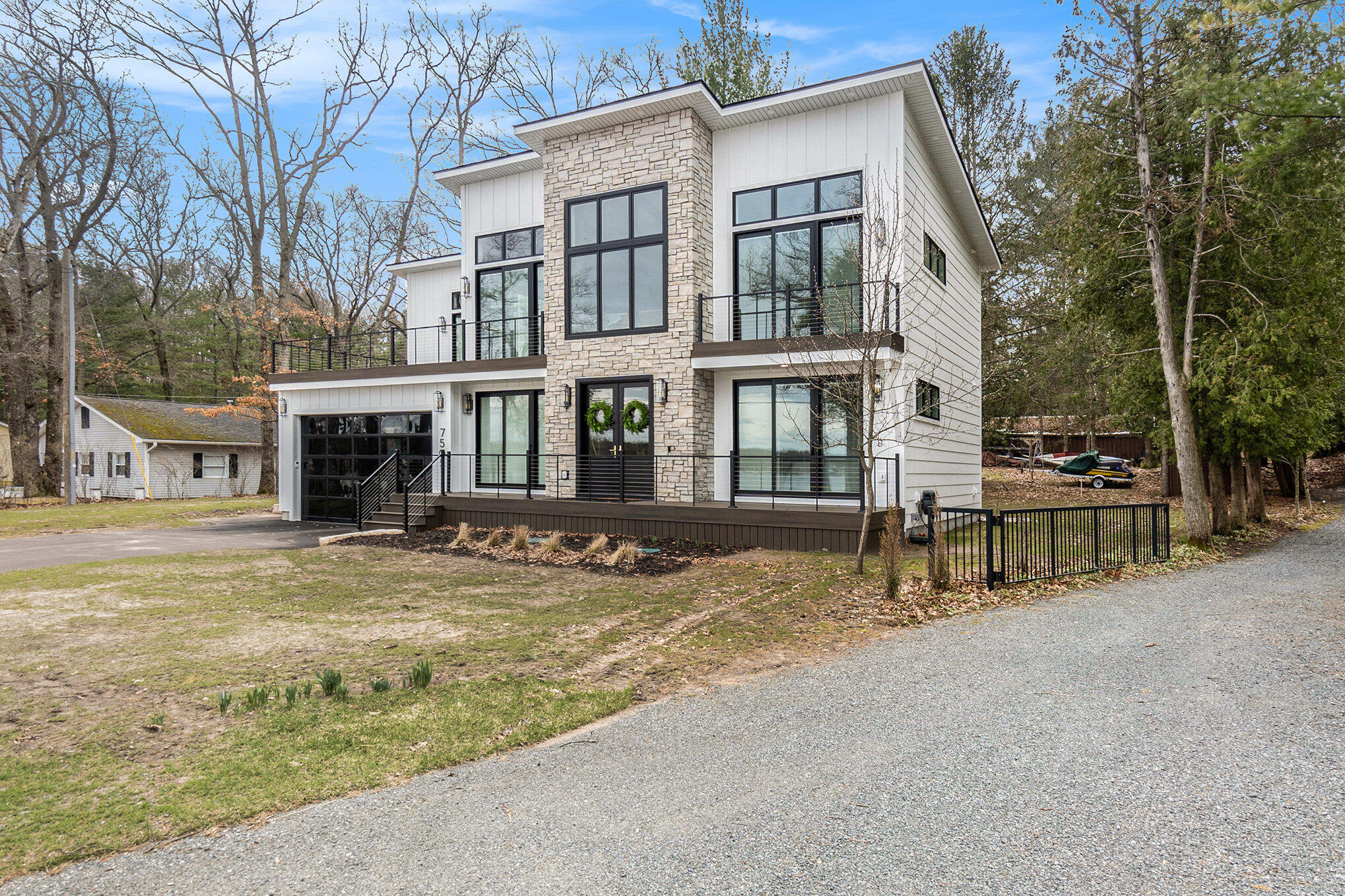 7505 S Lakeshore Drive