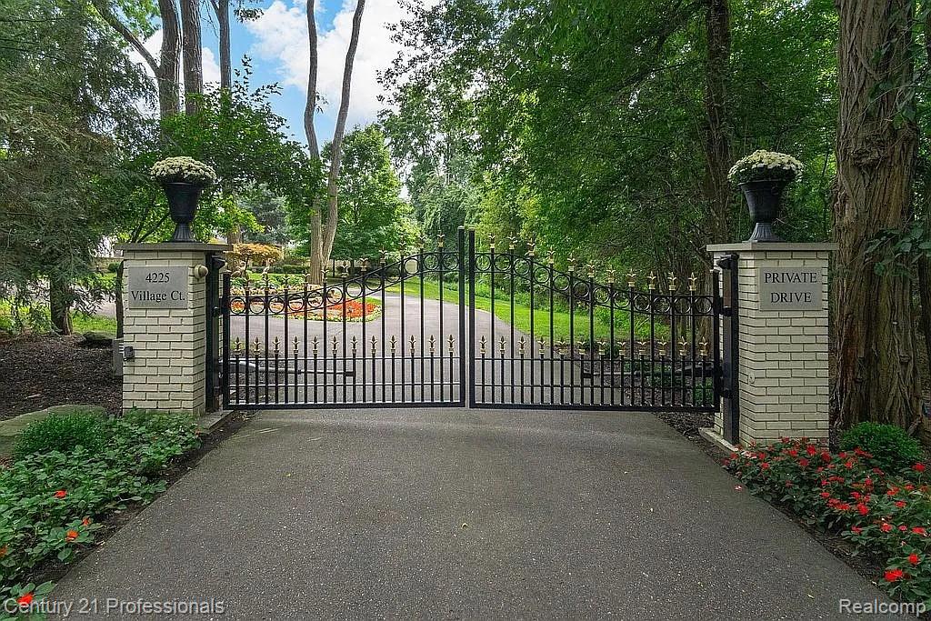 4225 Village Court