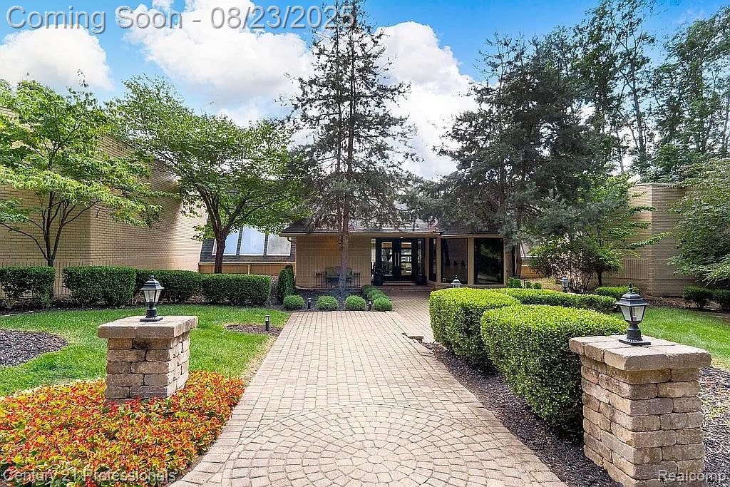 4225 Village Court