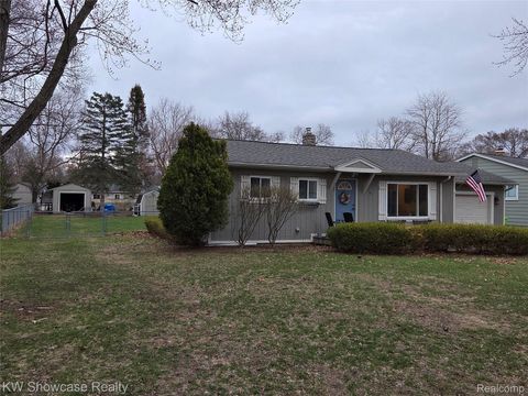 341 Rustic Circle White Lake Charter Township MI 48386