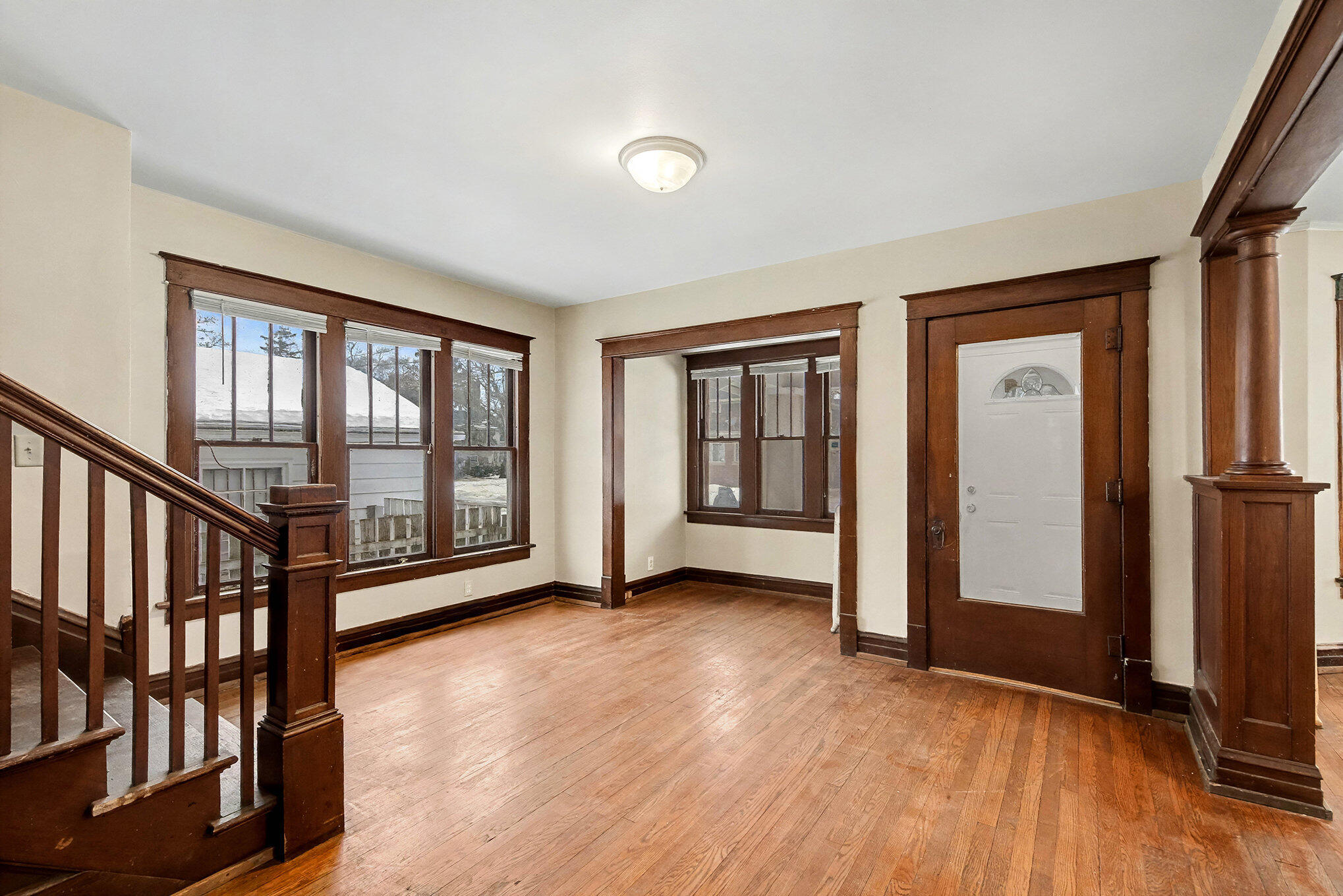 115 E Isabella Avenue