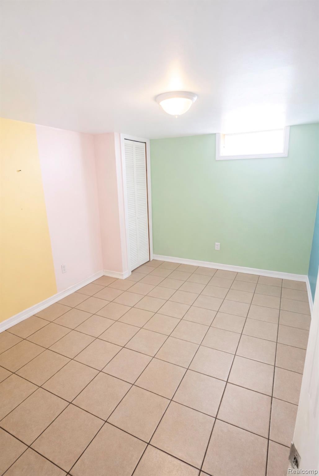 1282 Applewood Avenue