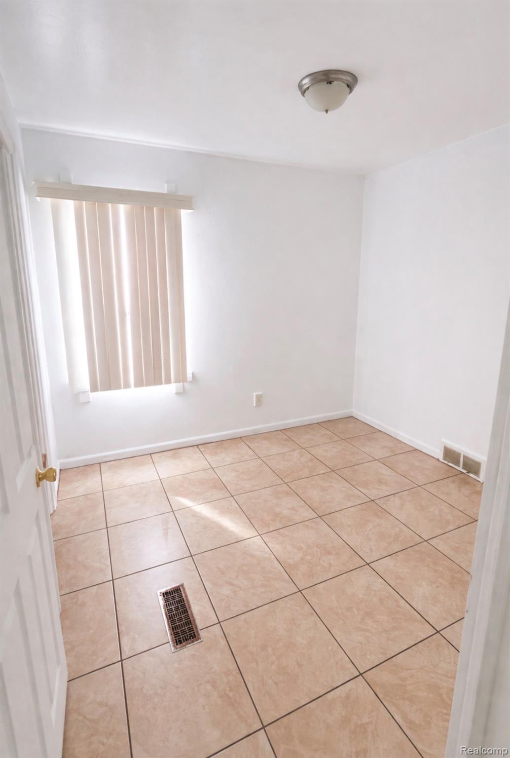 1282 Applewood Avenue