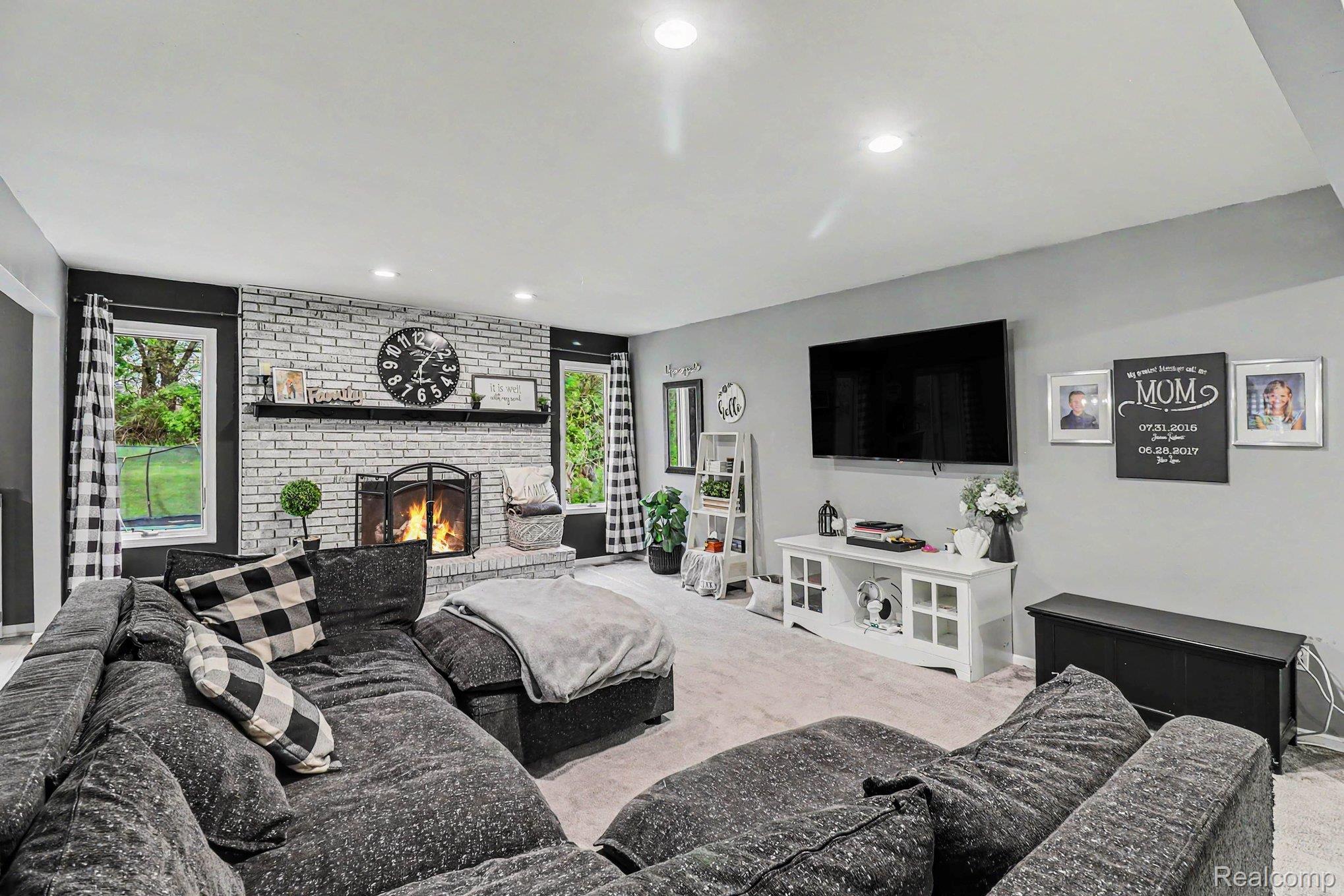 2770 Shady Hollow Drive