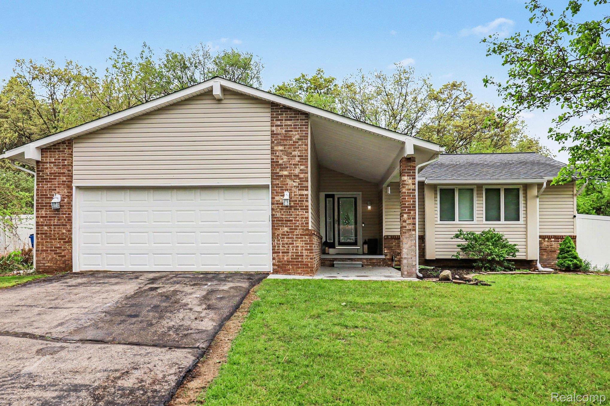 2770 Shady Hollow Drive