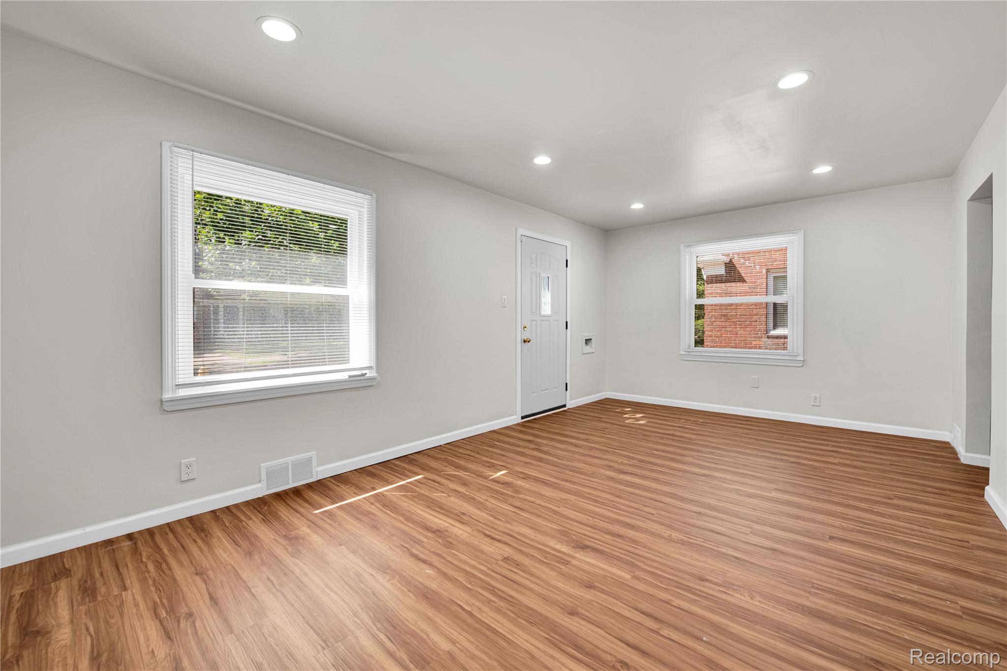 17173 Ontario Street