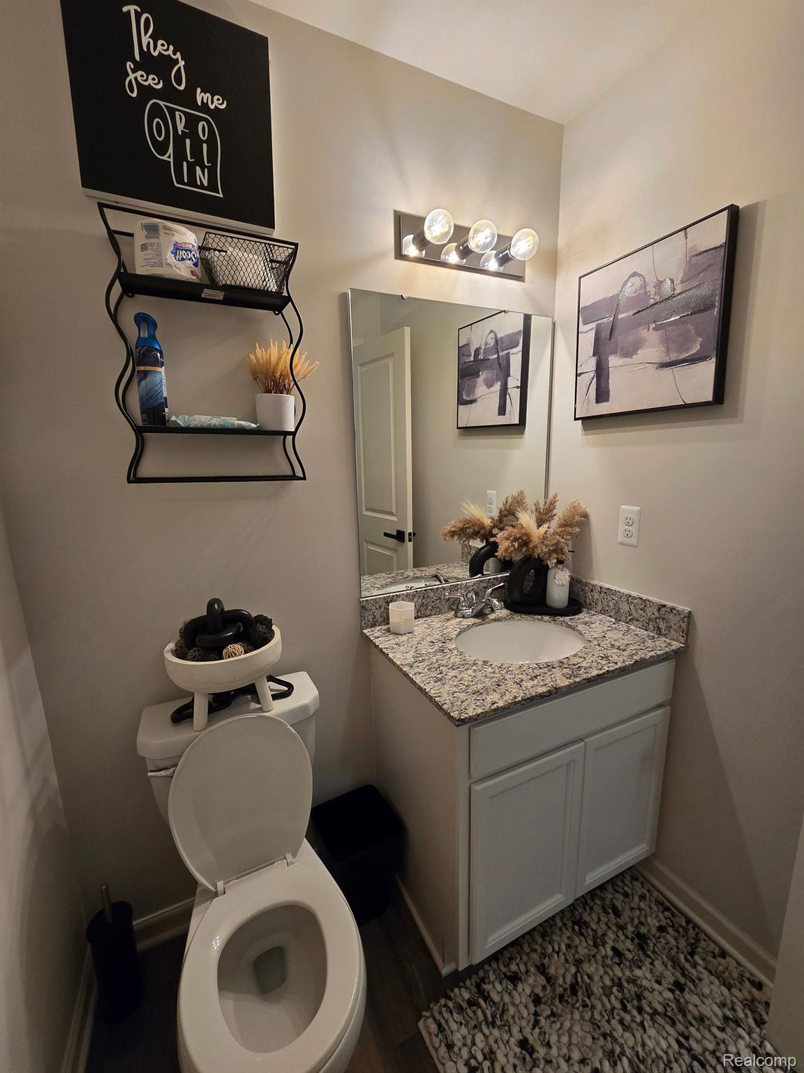 1172 FIELDSTONE Drive