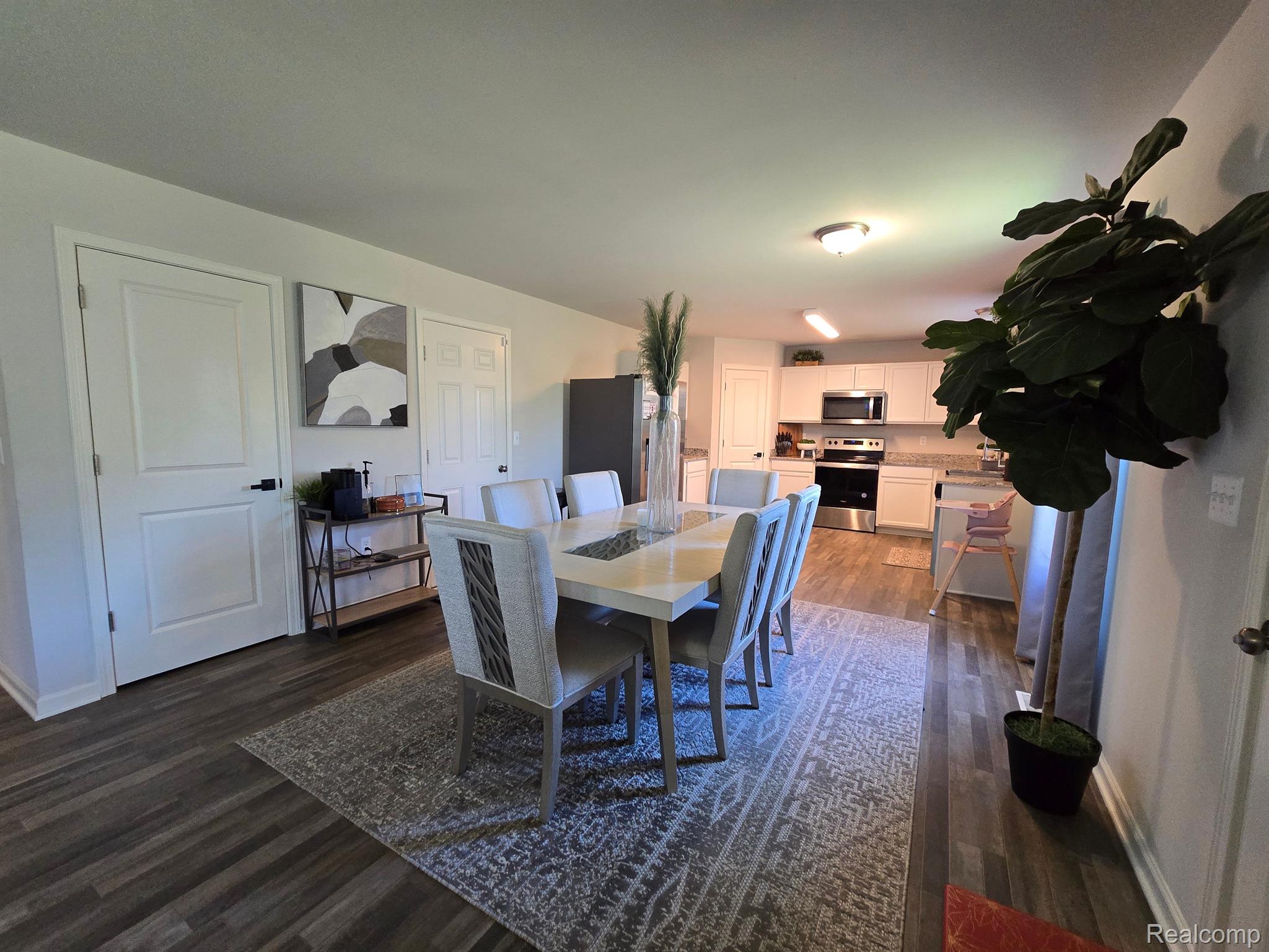 1172 FIELDSTONE Drive