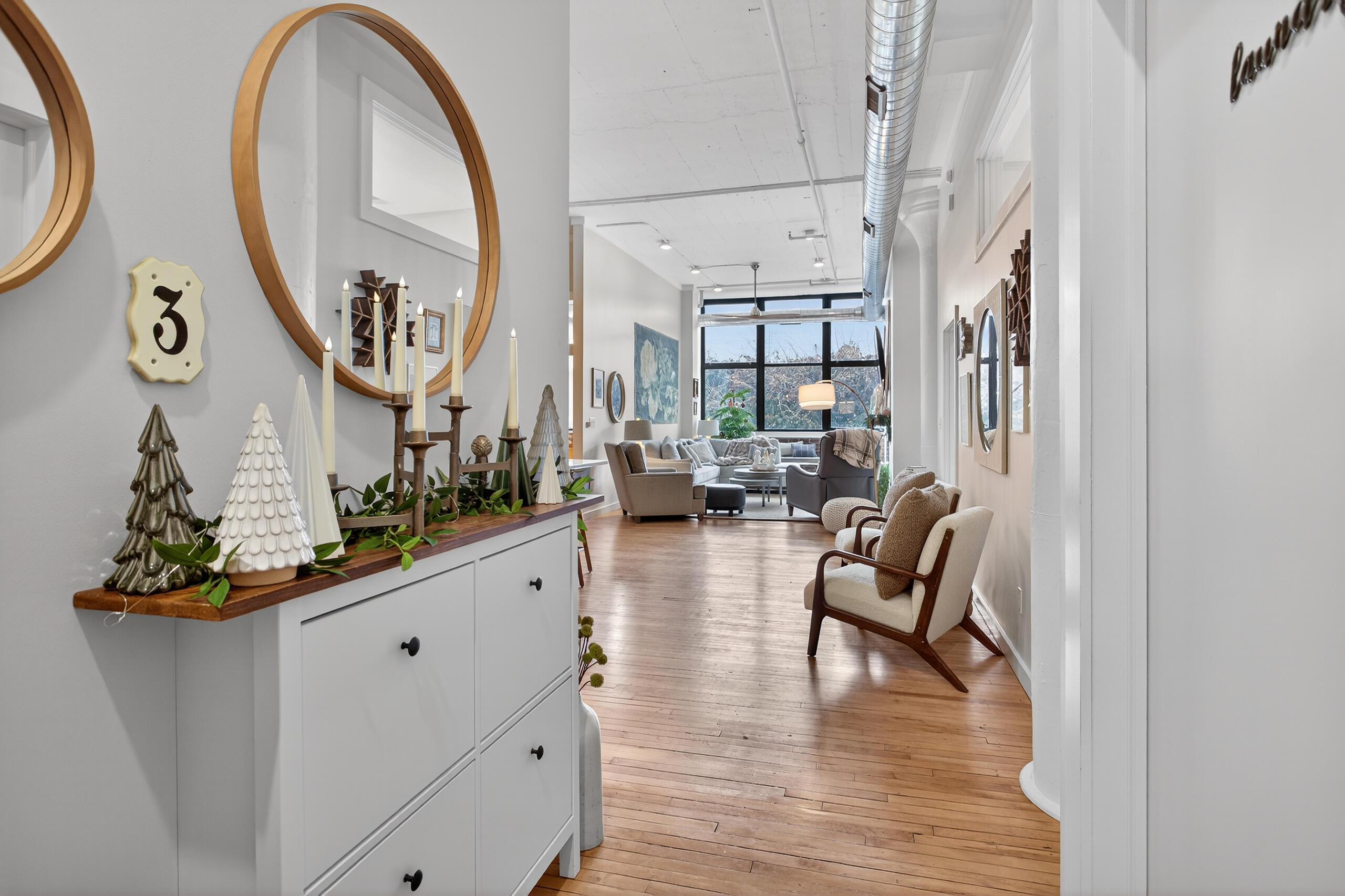 109 W Washington Avenue 3