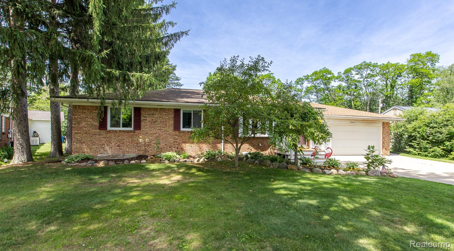 880 Joslyn Road