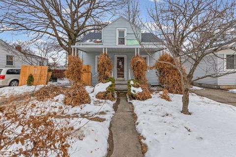 27432 Delton Street Madison Heights City MI 48071