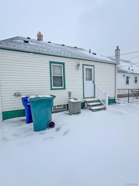 Tiny photo for 782 Cleveland Avenue, Lincoln Park City, MI 48146 (MLS # 20261002986)