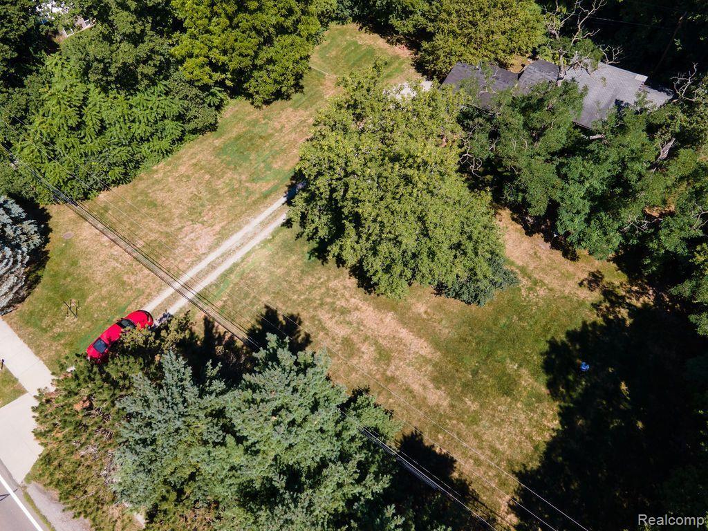 25690 W 14 MILE Road