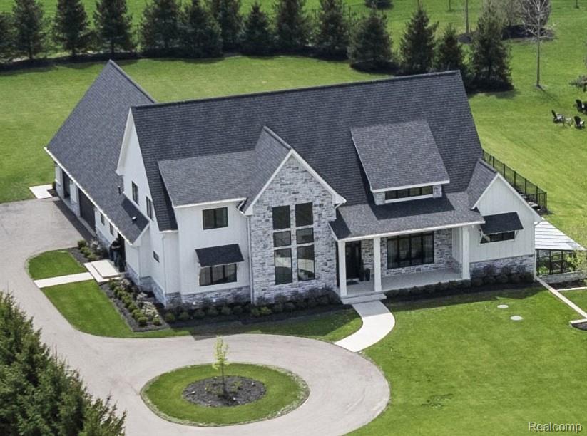8439 Holcomb Road