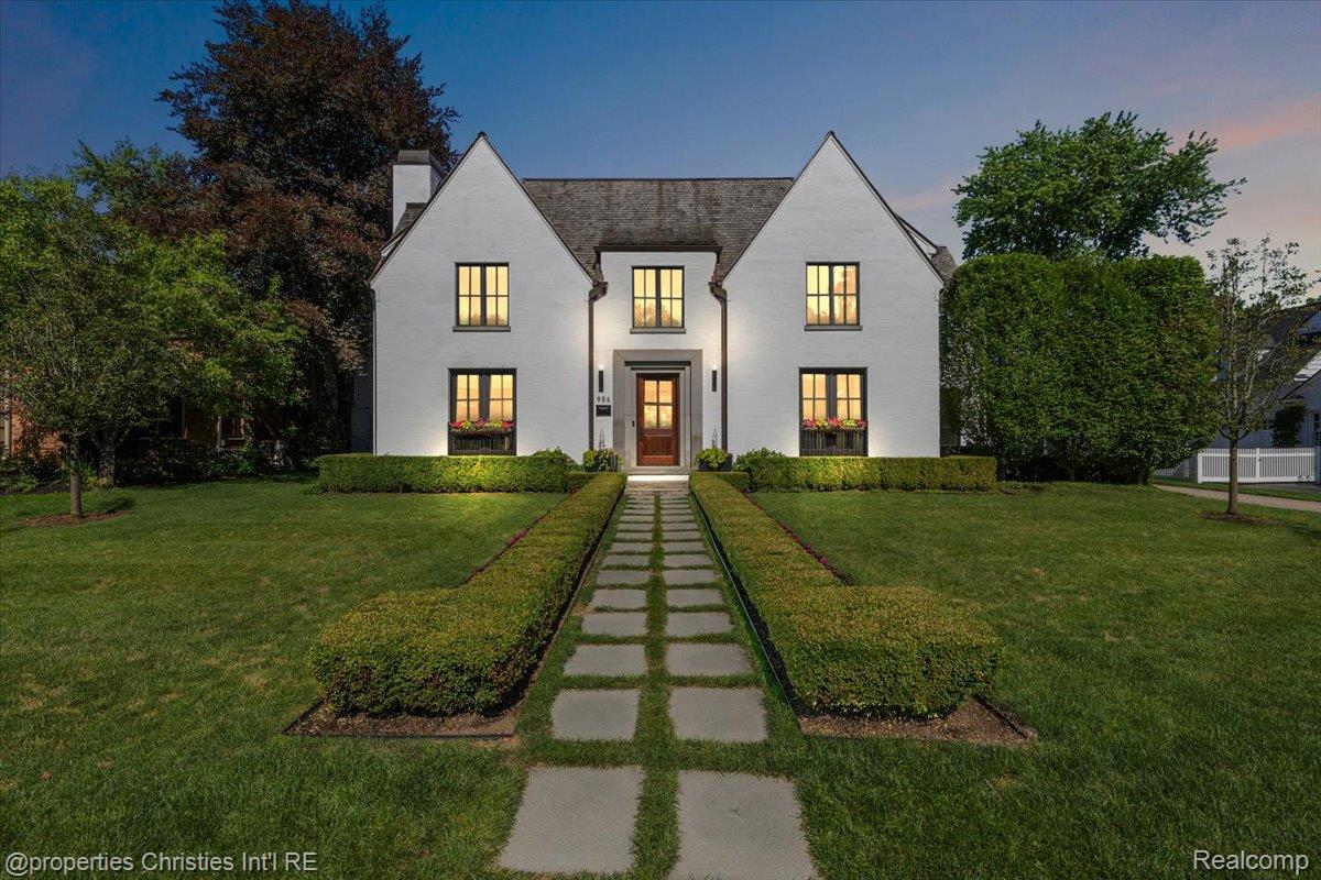956 Westwood Drive