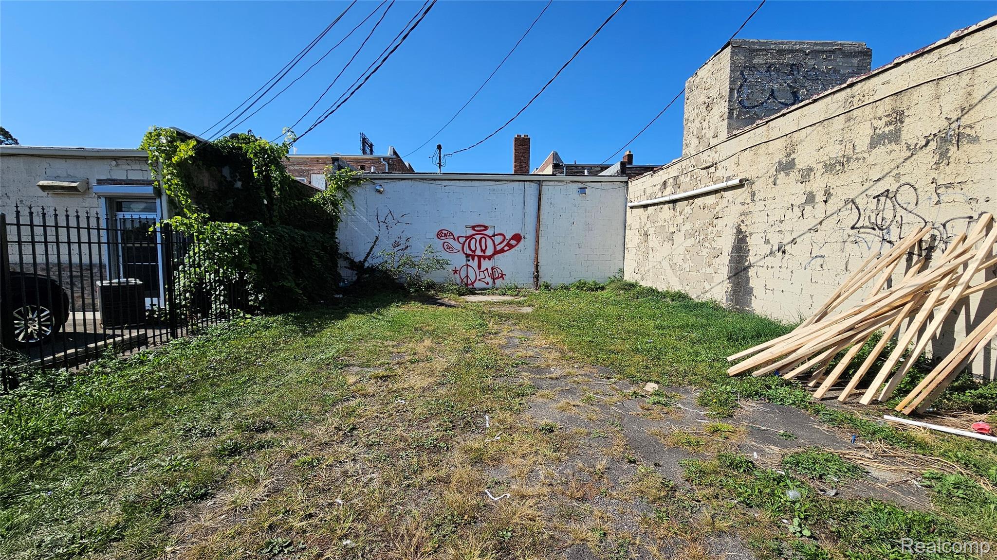 13808 Woodward Avenue