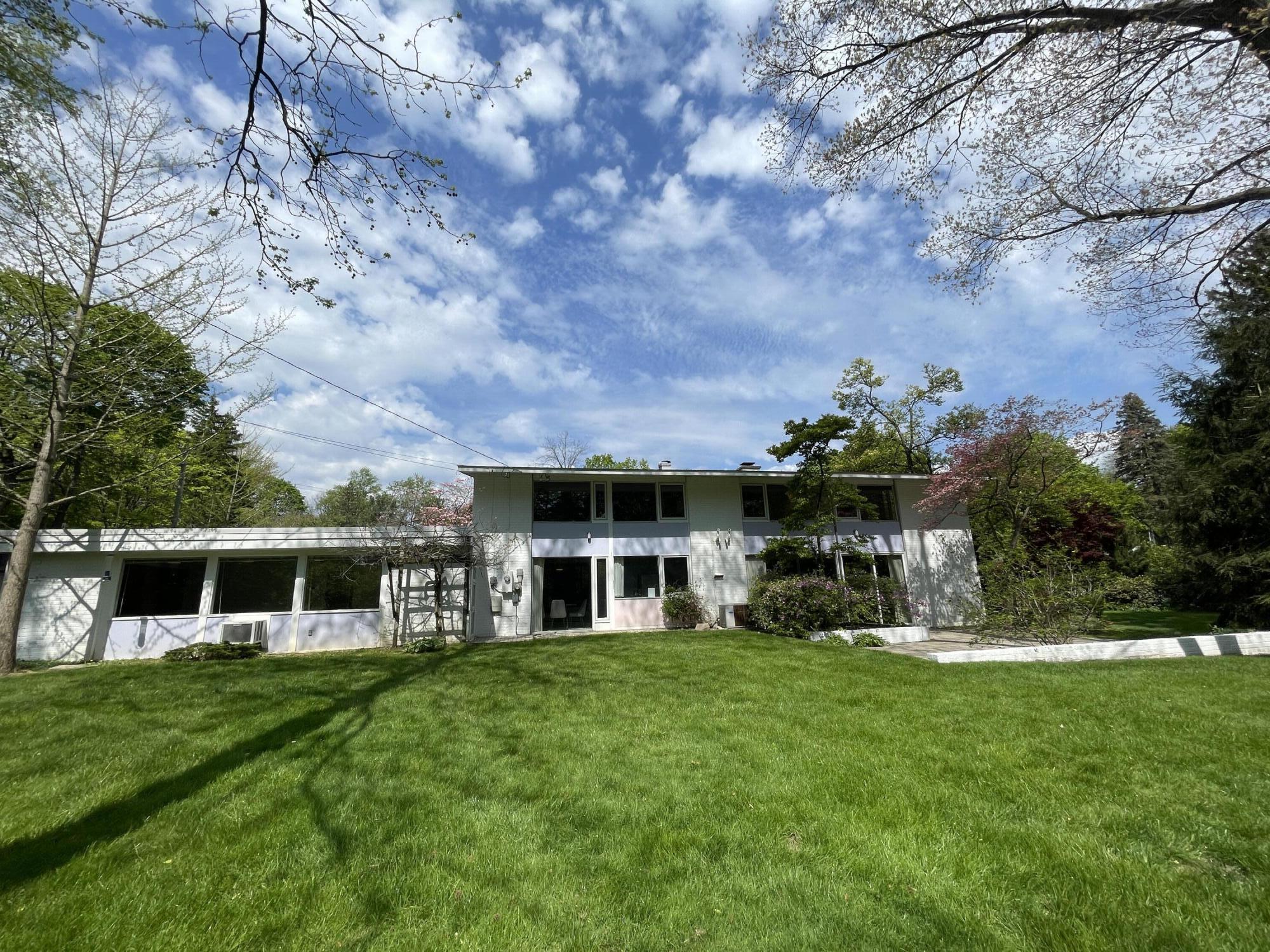 1821 Sheridan Drive