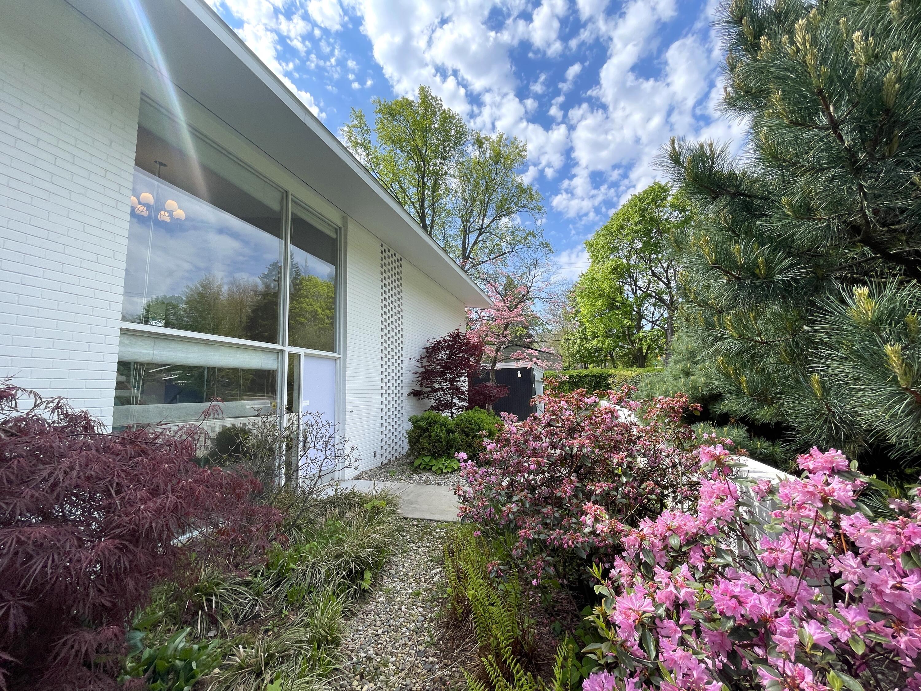 1821 Sheridan Drive