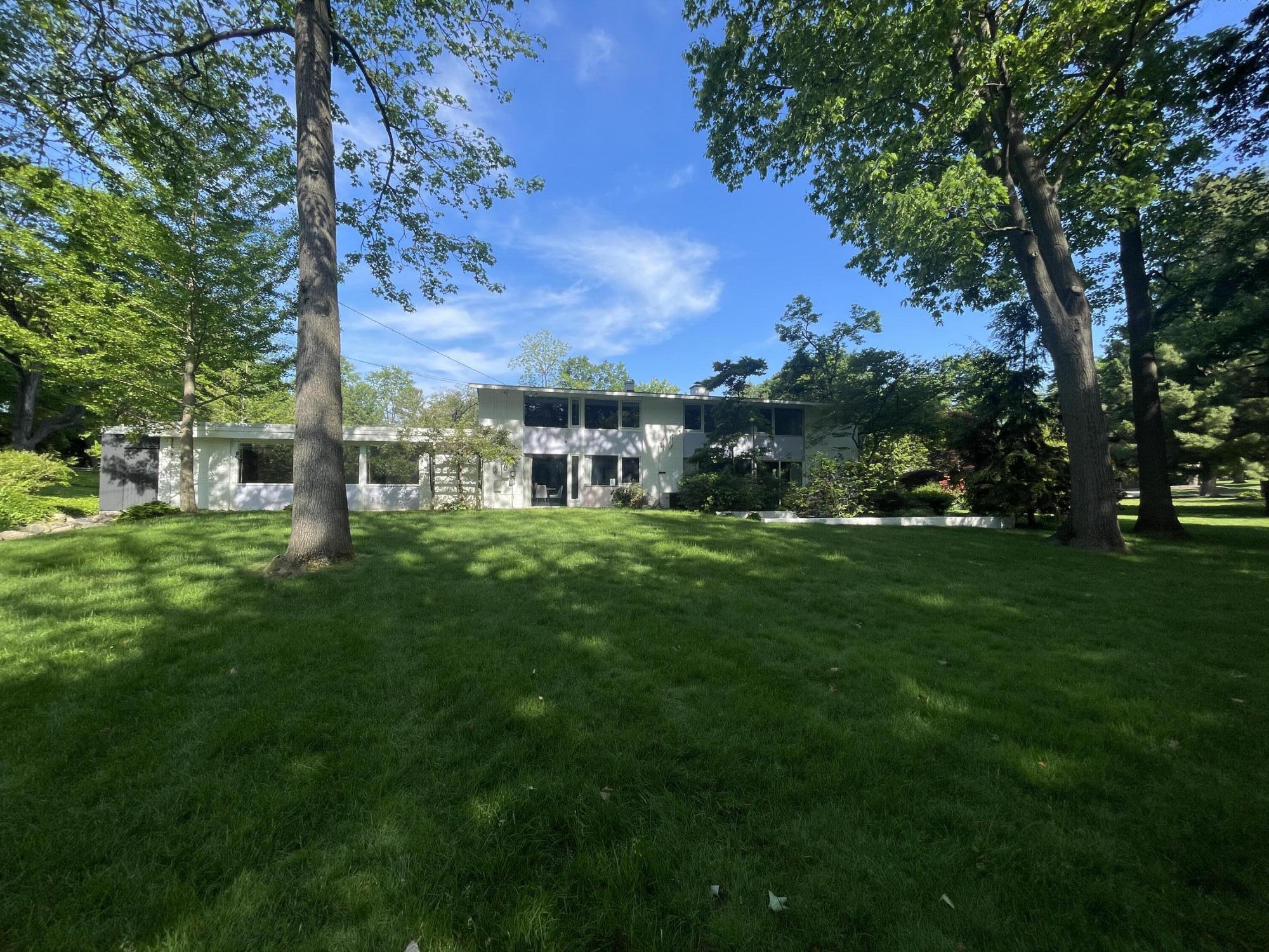 1821 Sheridan Drive