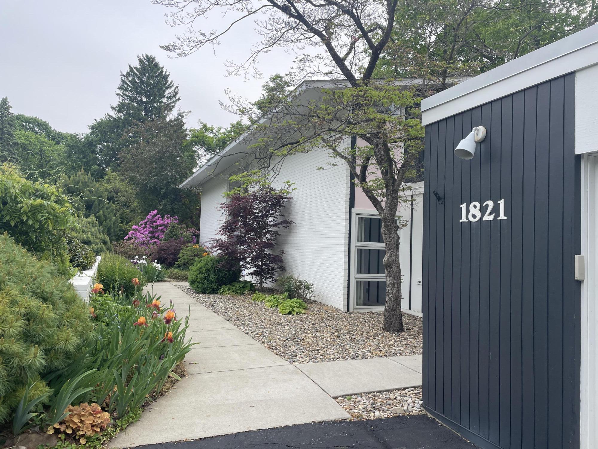 1821 Sheridan Drive