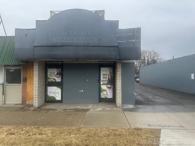 22125 Gratiot Avenue