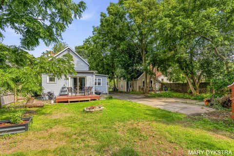 Tiny photo for 823 Prospect Avenue NE, Grand Rapids City, MI 49503 (MLS # 71026044170)