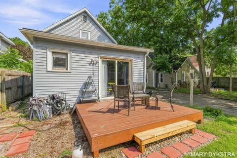 Tiny photo for 823 Prospect Avenue NE, Grand Rapids City, MI 49503 (MLS # 71026044170)