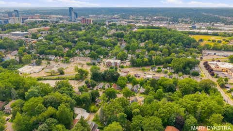 Tiny photo for 823 Prospect Avenue NE, Grand Rapids City, MI 49503 (MLS # 71026044170)