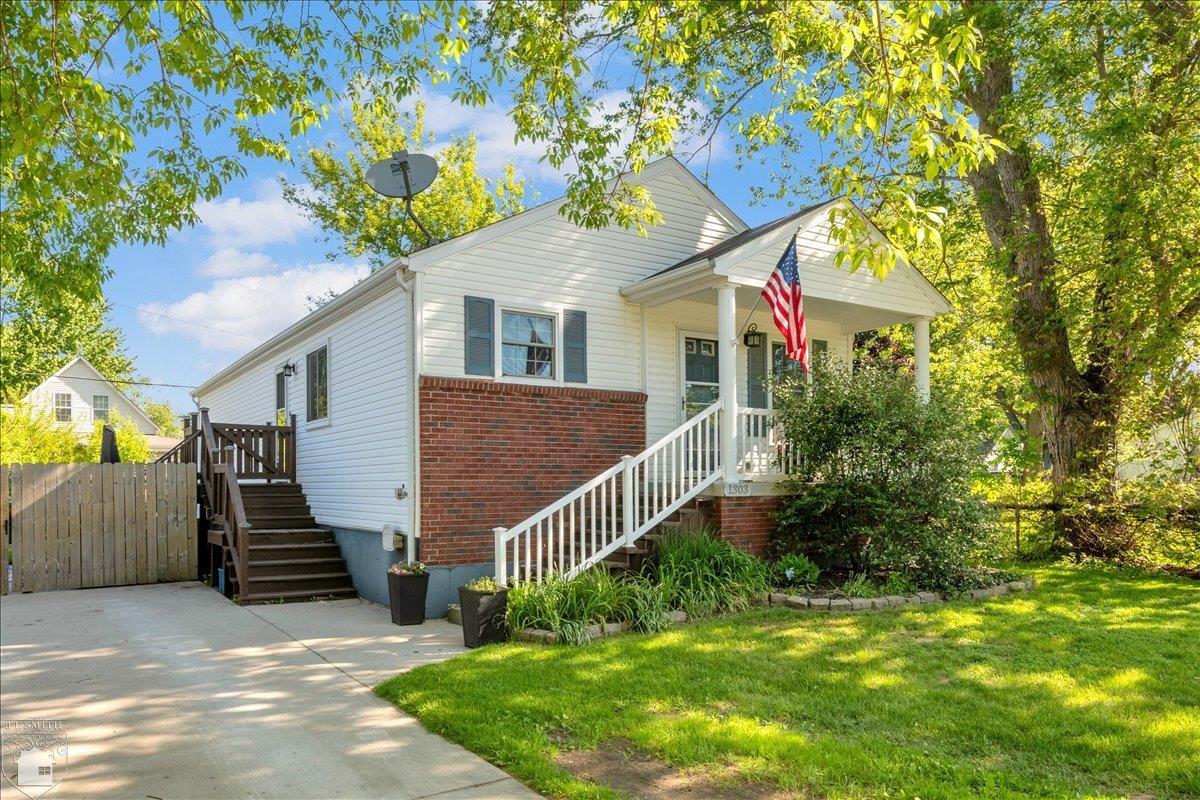 1303 Russel Court