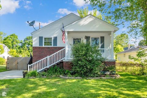 Photo of 1303 Russel Court, Port Huron City, MI 48060 (MLS # 58050211981)
