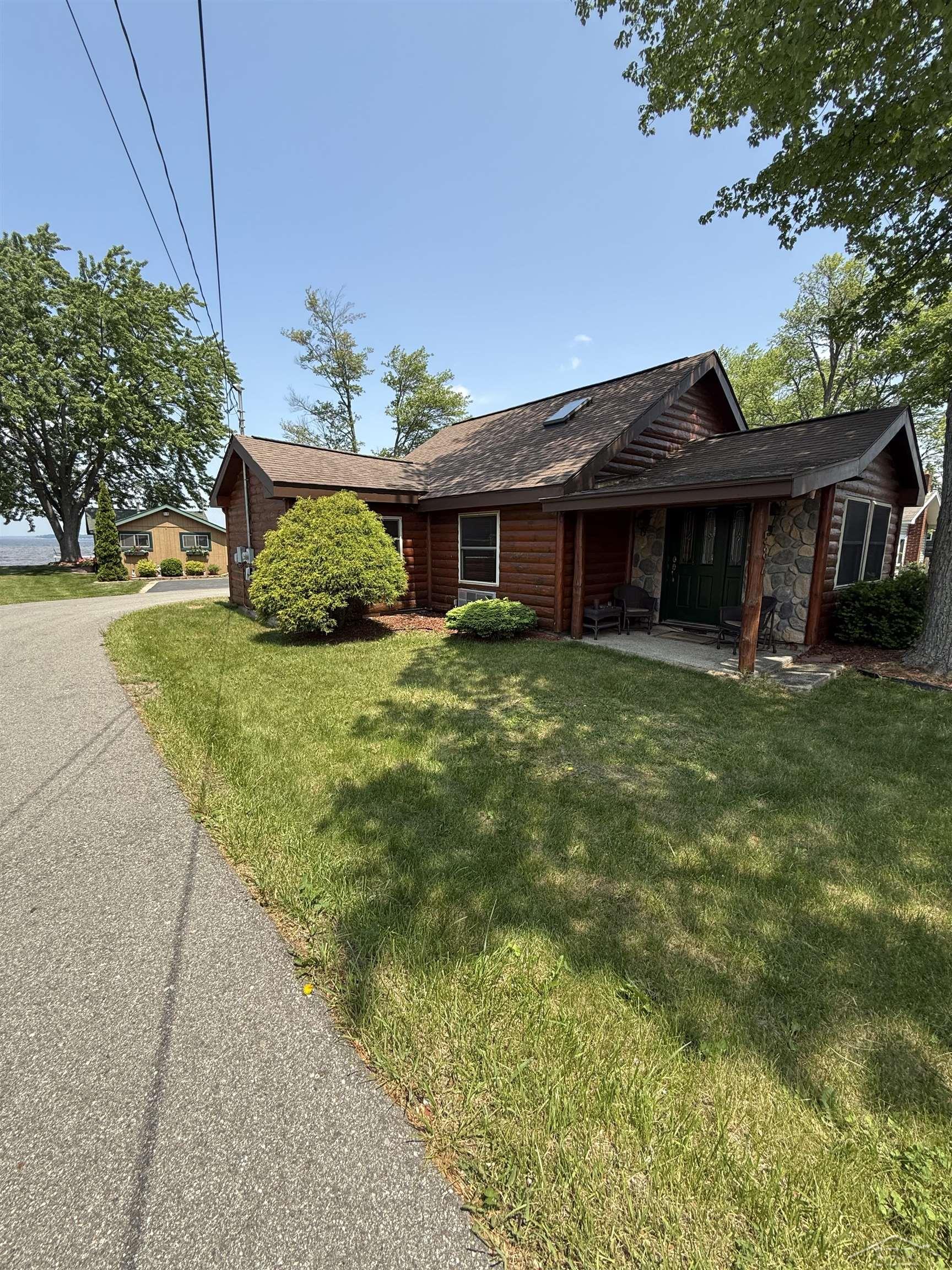 584 W Houghton Lake Drive