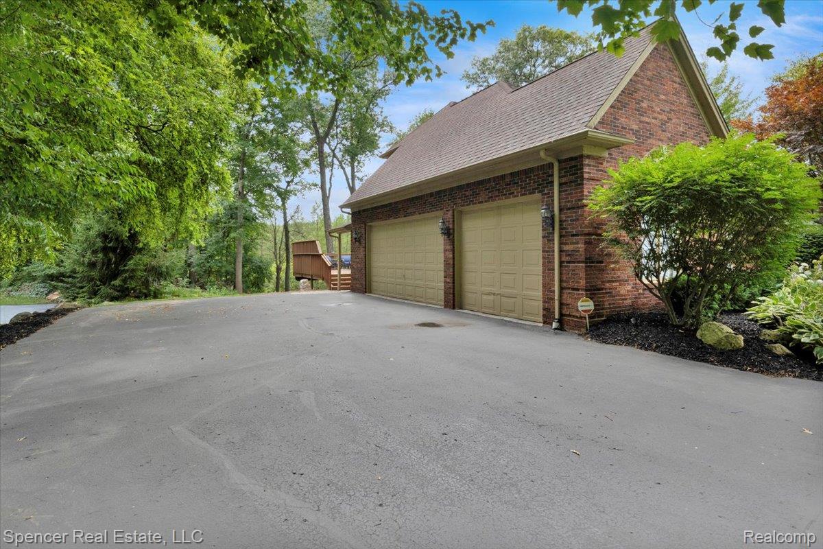 10145 Creekwood Trail