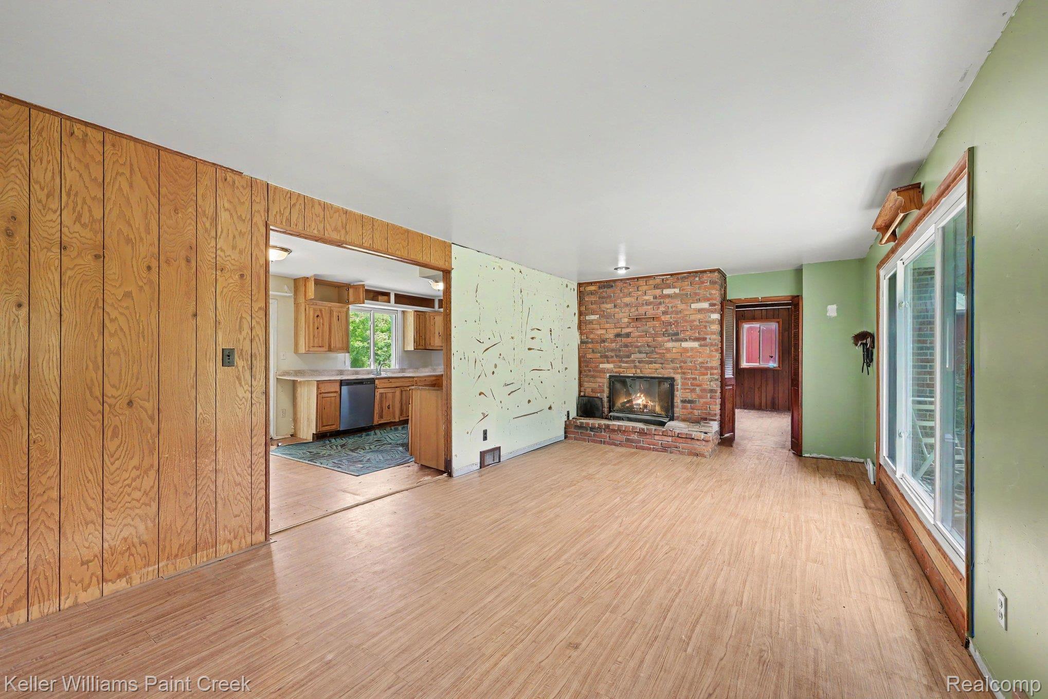1371 E Leonard Road
