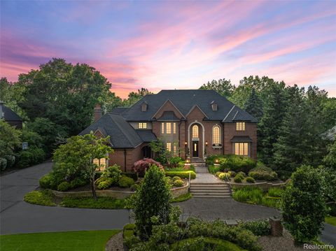 4688 Fawn Hill Court Oakland Charter Township MI 48306