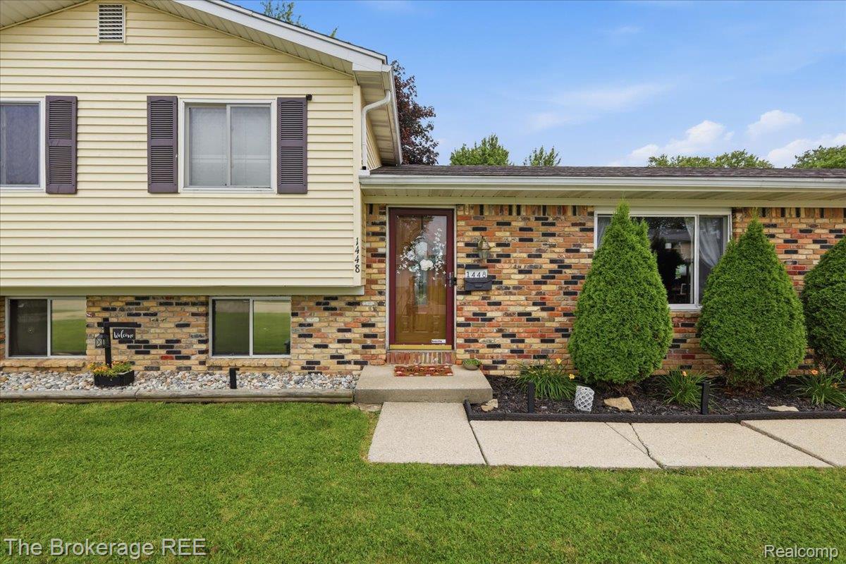 1448 Greenview Drive