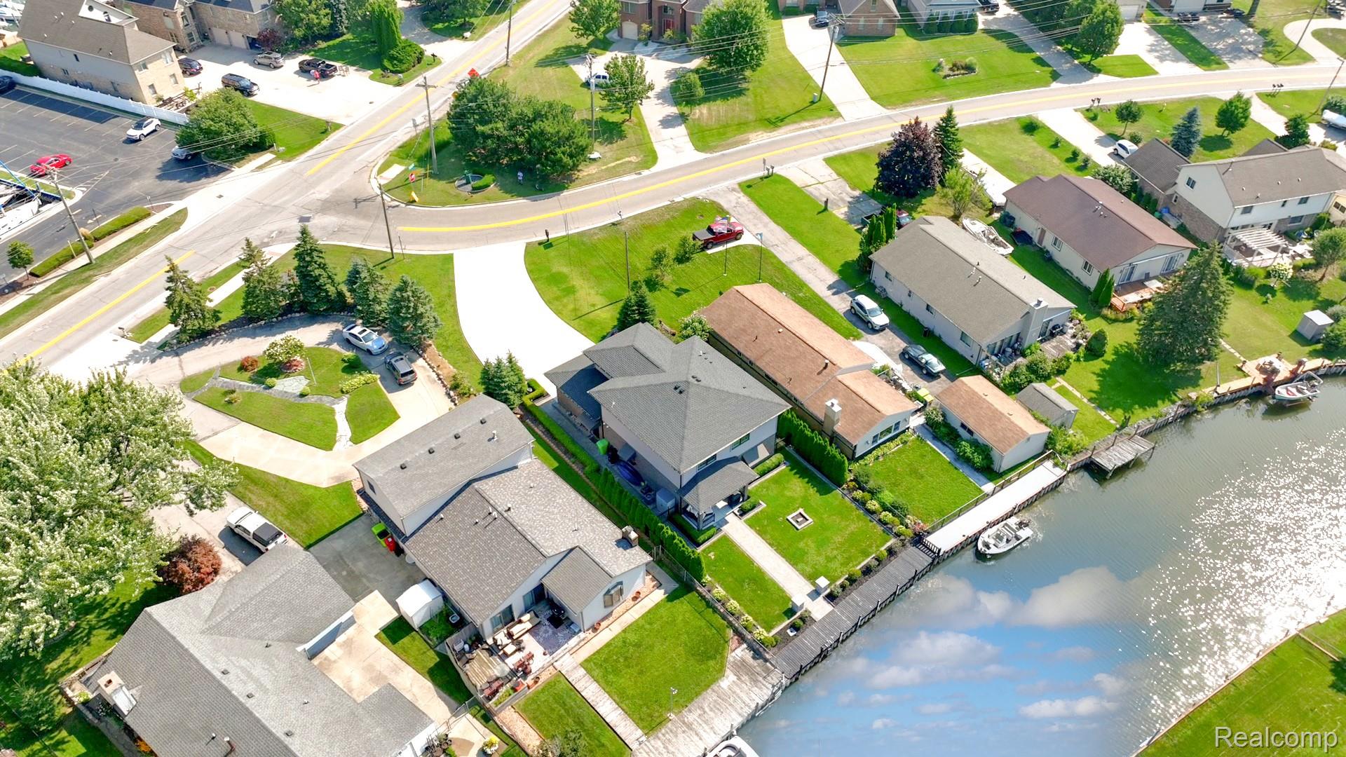39611 Lakeshore Drive