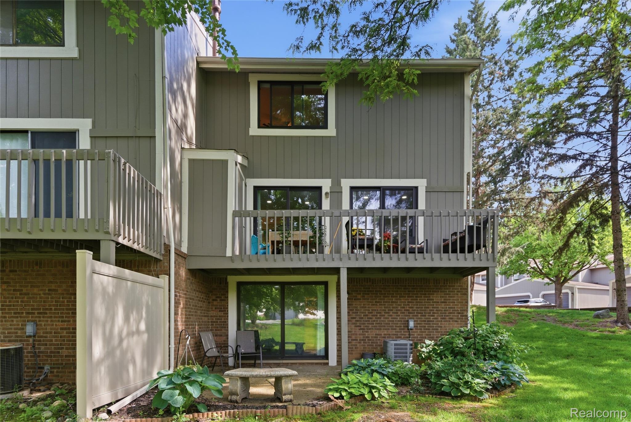 868 Yorktown Court
