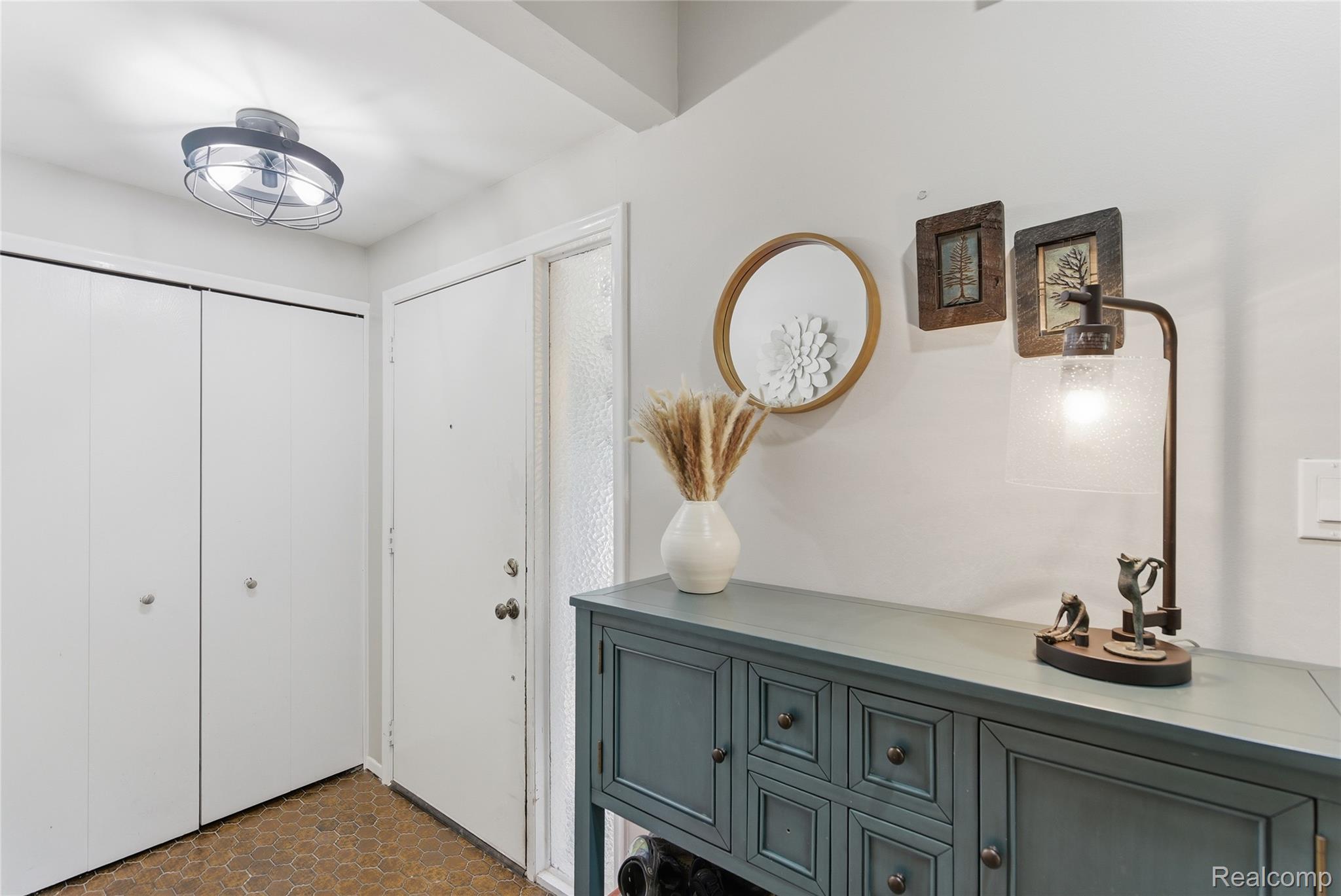 868 Yorktown Court