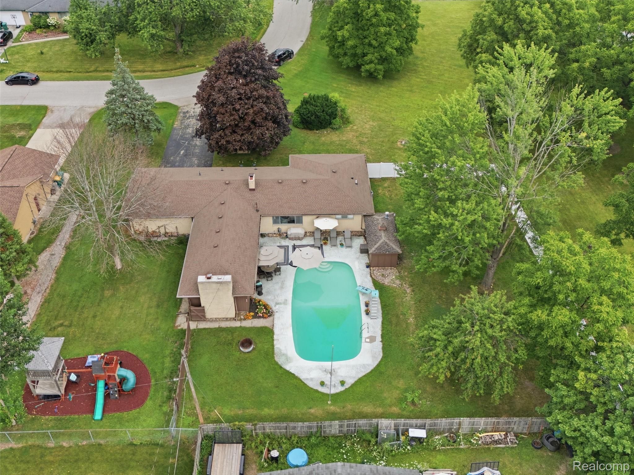 2714 Fairfield Drive