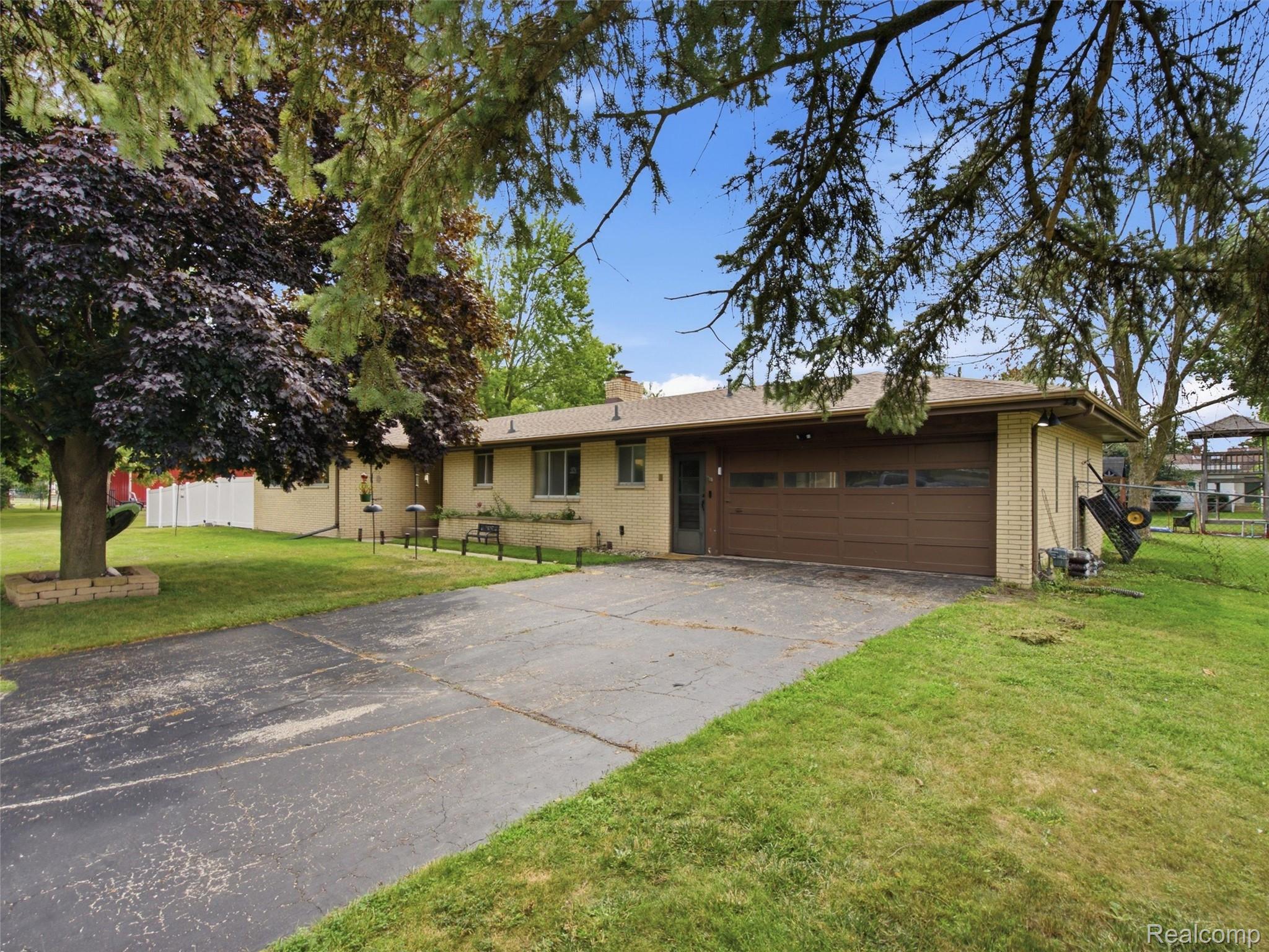 2714 Fairfield Drive