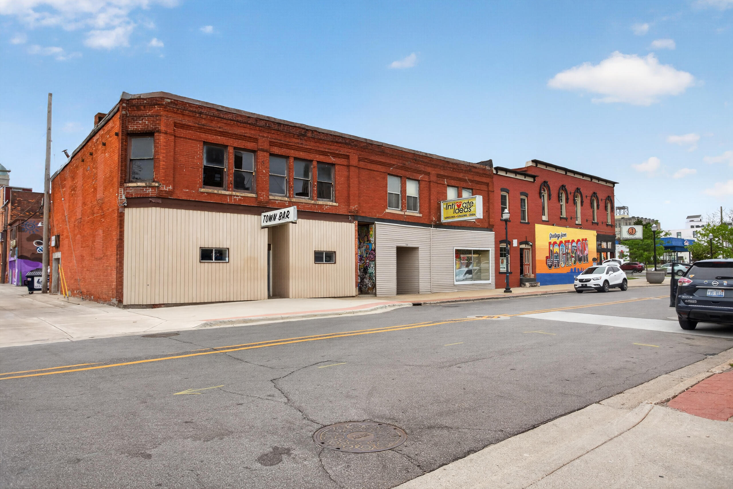 109 E Cortland Street