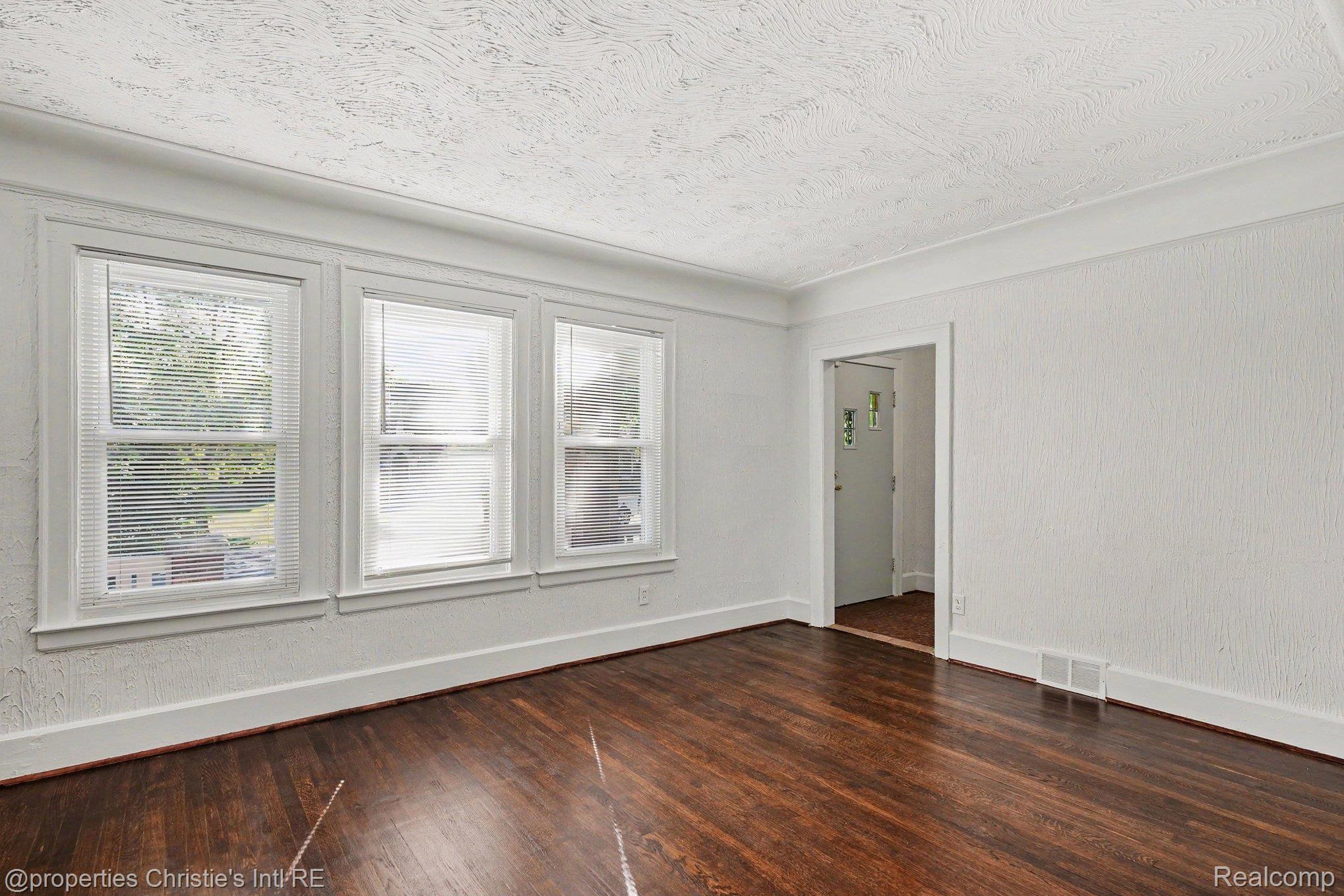 5984 Kensington Avenue