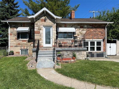 24932 Marigold Avenue Warren City MI 48089