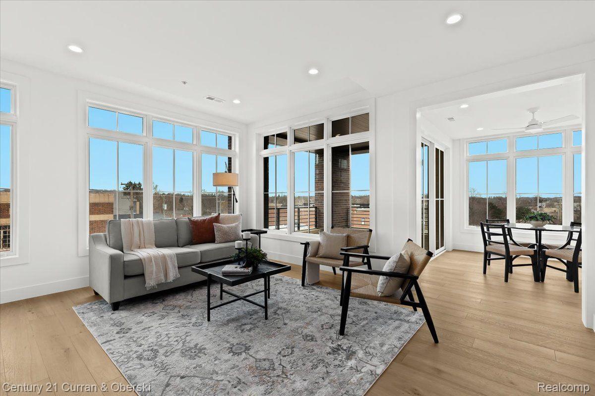 156 N CENTER Street UNIT 301