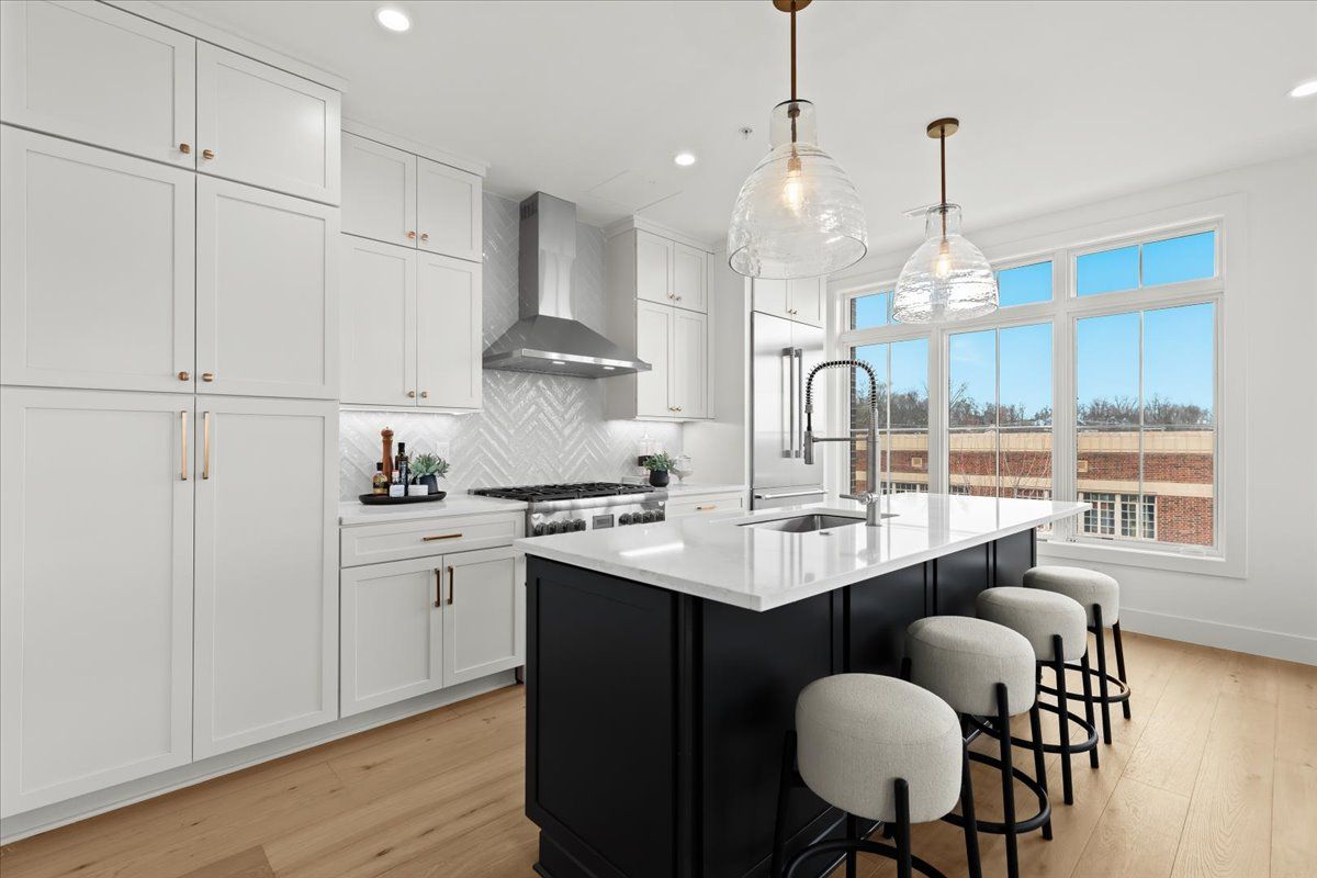 156 N CENTER Street UNIT 301