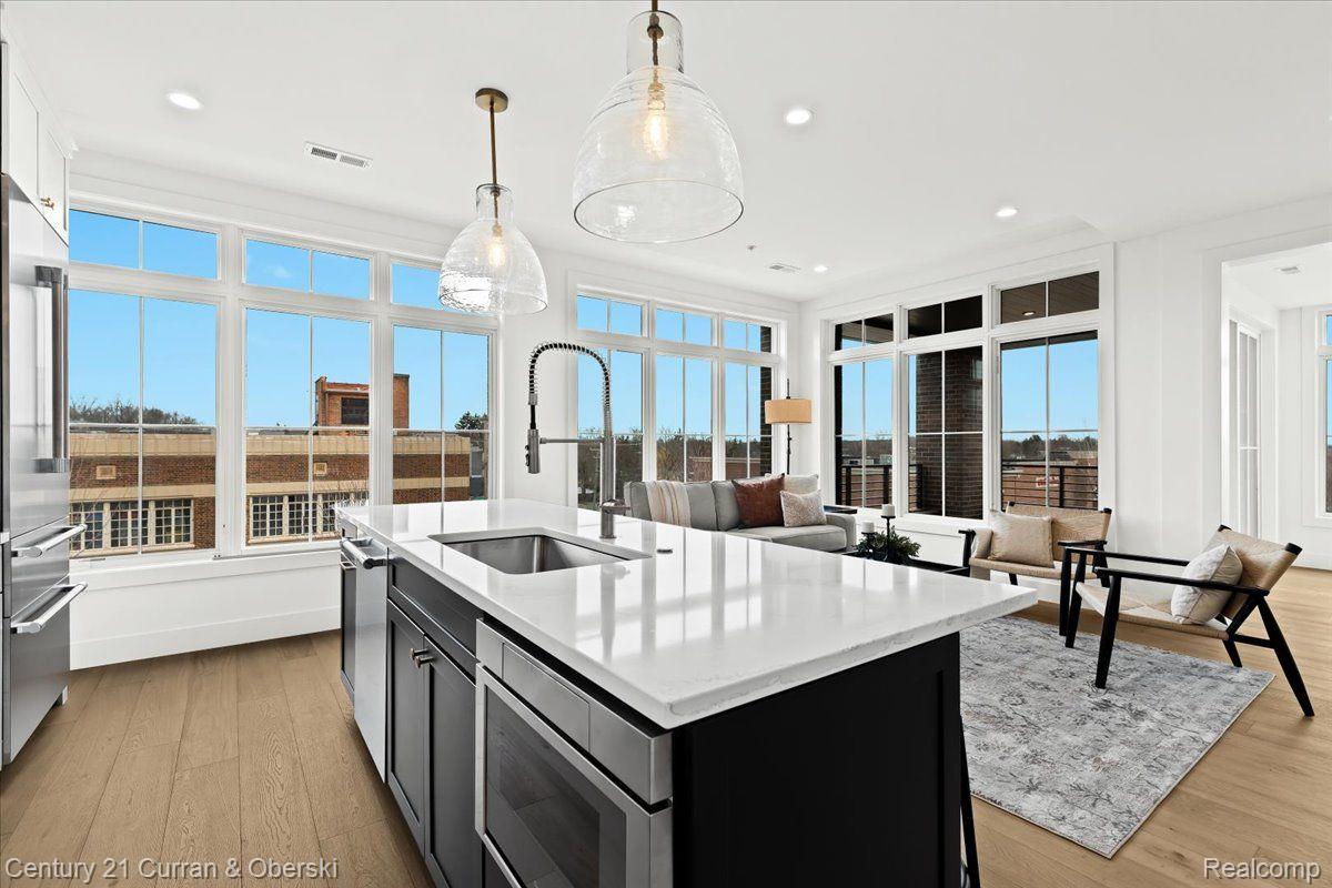 156 N CENTER Street UNIT 301